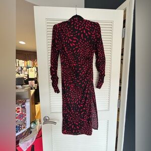 Who What Wear Black and Red Mockneck Puff Sleeve midi contour Dress with slit